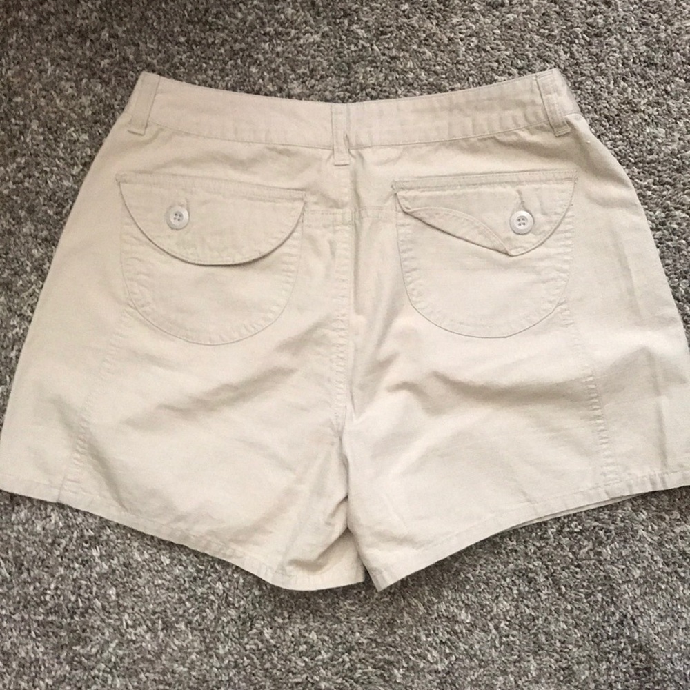 Kahki shorts